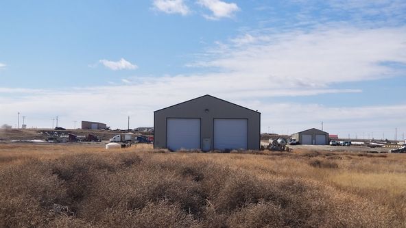 RJ Corman-5,000 SQ FT Shop On 10 Acres With Office Trailer : 6011 138th Ave NW, Williston, ND 58801